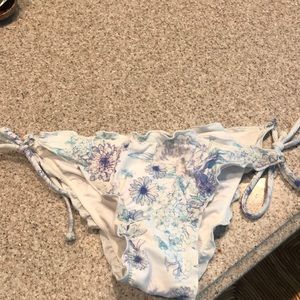 LA hearts adorable floral ruffled bikini bottom